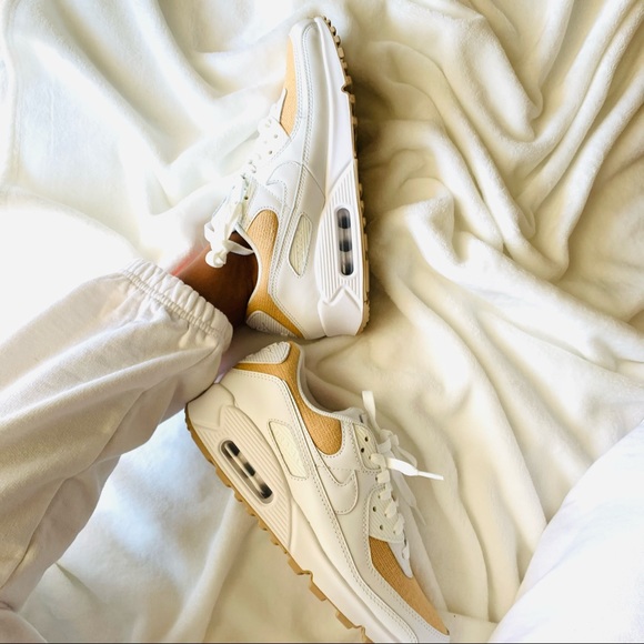 Nike Air Max 90 - Picture 2 of 9